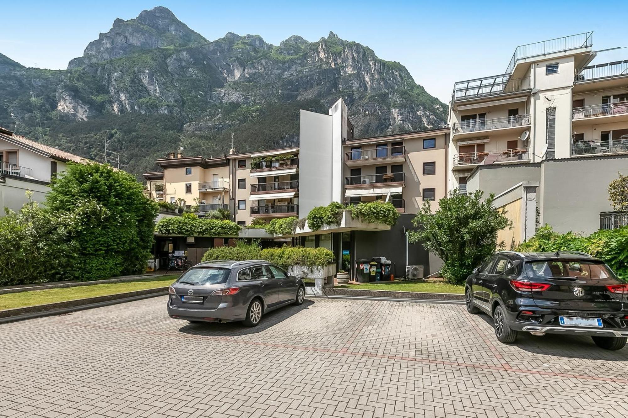 Appartamento Amy - Happy Rentals Riva del Garda Luaran gambar